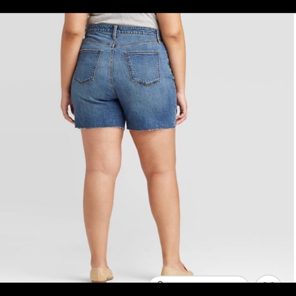 Plus Boyfriend Jean Shorts Sizes 20, 22, 26 Universal Threads Distressed - Picture 1 of 8